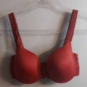 Red chantelle bra